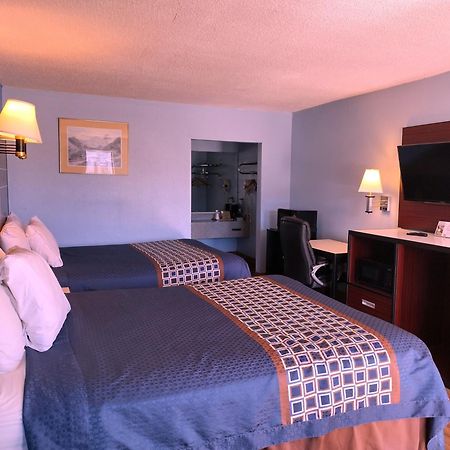 Richland Rodeway Inn מראה חיצוני תמונה