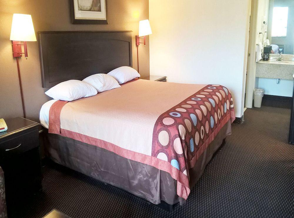 Richland Rodeway Inn מראה חיצוני תמונה