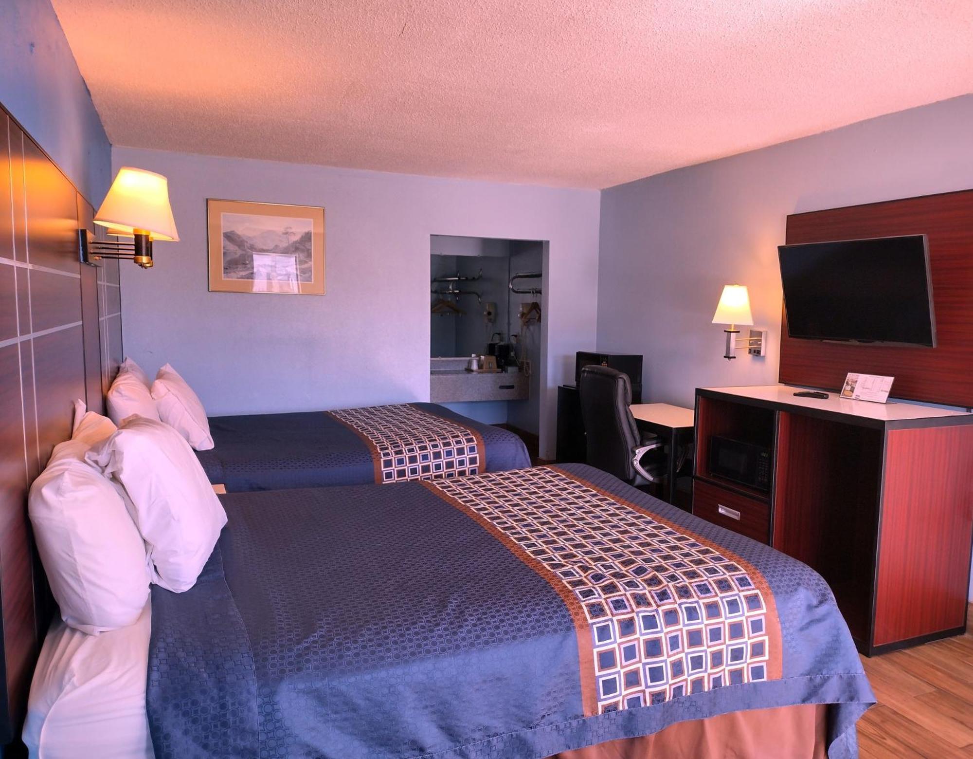 Richland Rodeway Inn מראה חיצוני תמונה