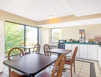 Richland Rodeway Inn מסעדה תמונה