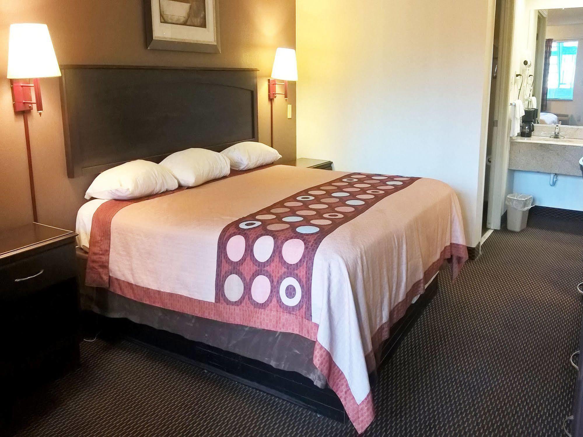 Richland Rodeway Inn מראה חיצוני תמונה